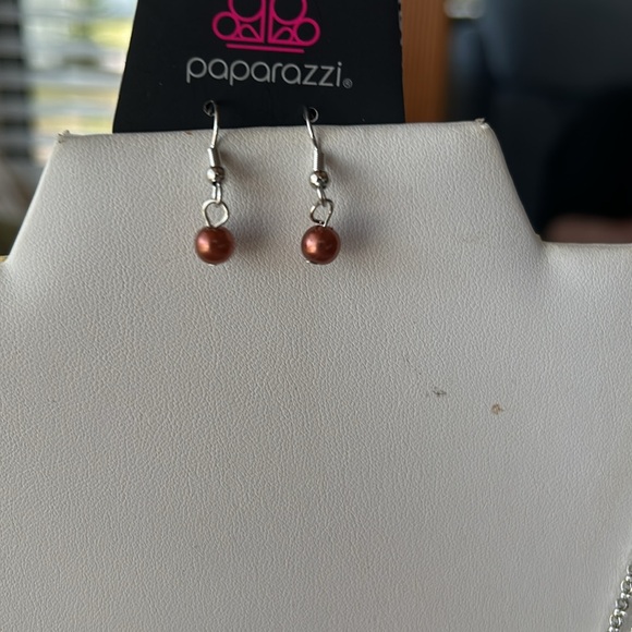 Multi strand, brown pearl necklace - Picture 4 of 4